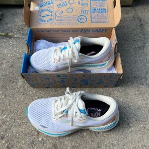 Brooks Adrenaline GTS 23 Road Running Shoes Size 5